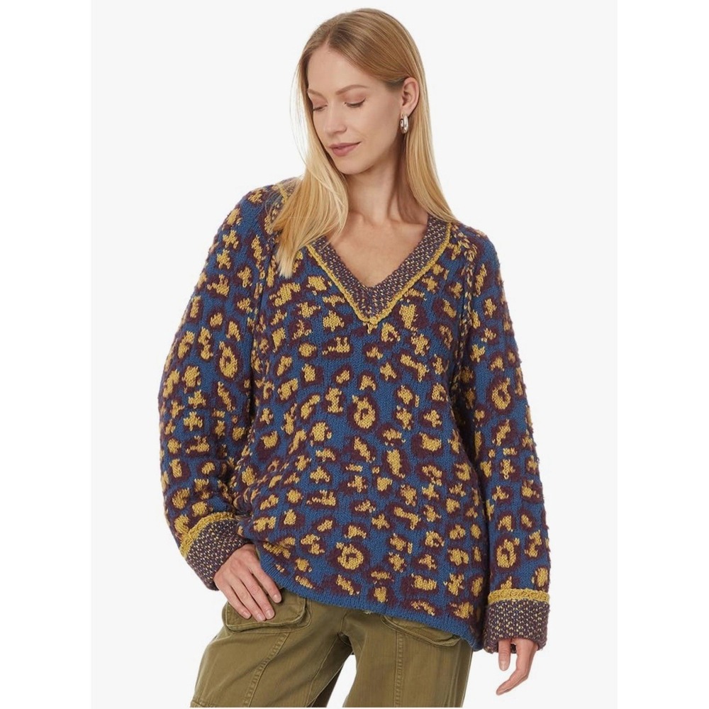 Free People Womens Little Animal Pullover Blue‎ Fig Combo Size Medium Oversized!